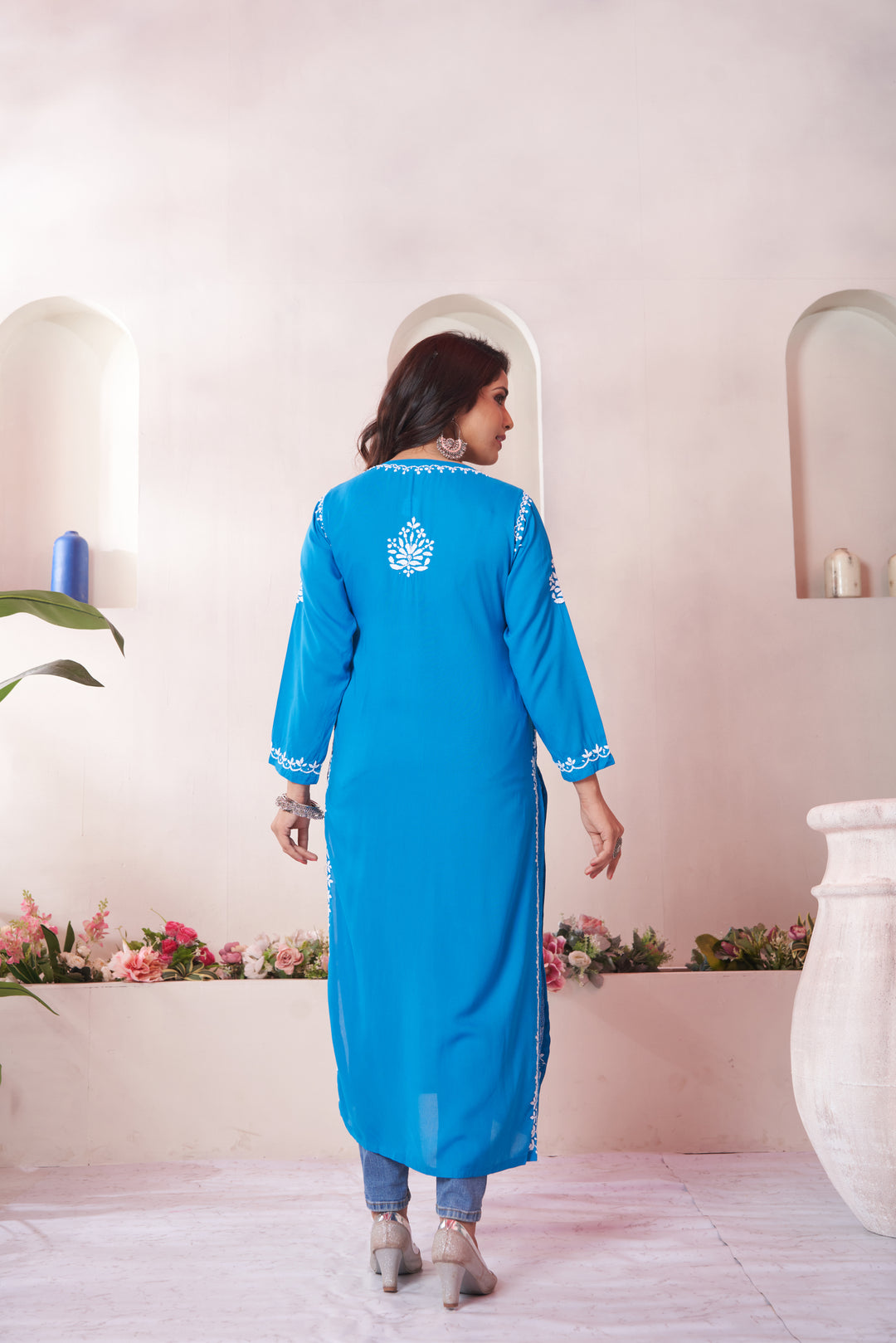 Imaan Chikankari Modal Pocket Kurti