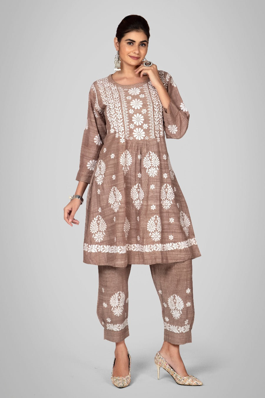 ZEBAISH  Chikankari Jute Pant Set