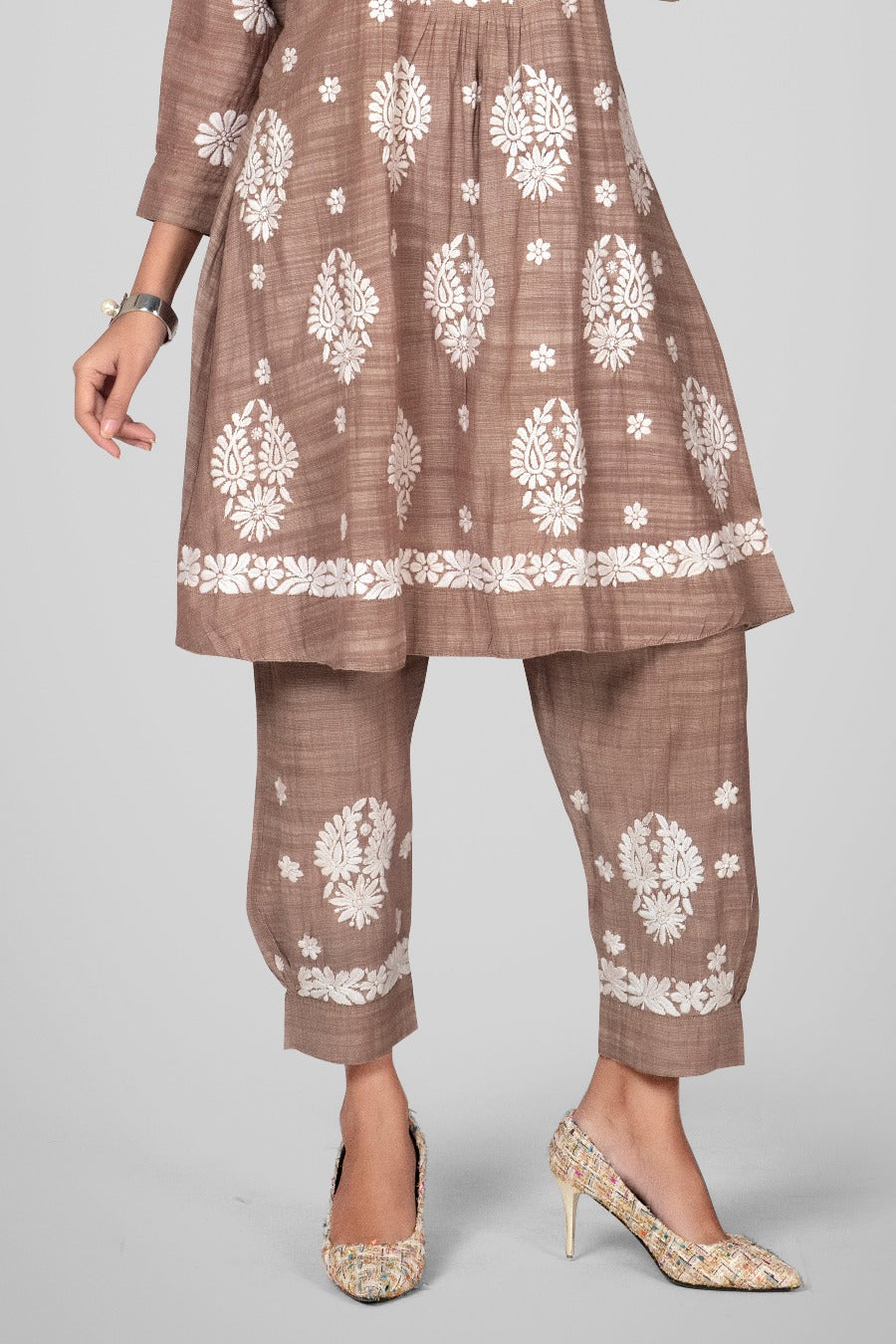 ZEBAISH  Chikankari Jute Pant Set